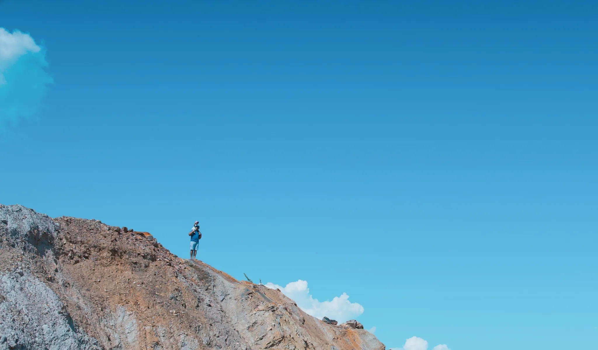 Family rockhounding together